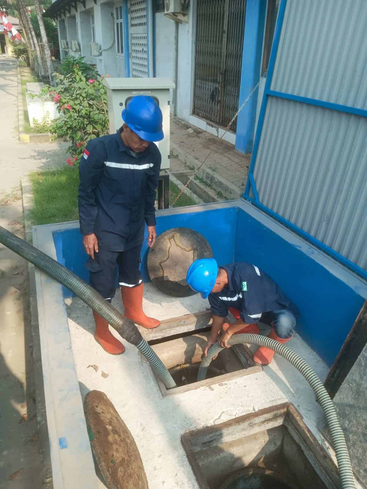 Layanan sedot WC gedung komersial, hotel, dan perkantoran oleh BMP Sedot WC