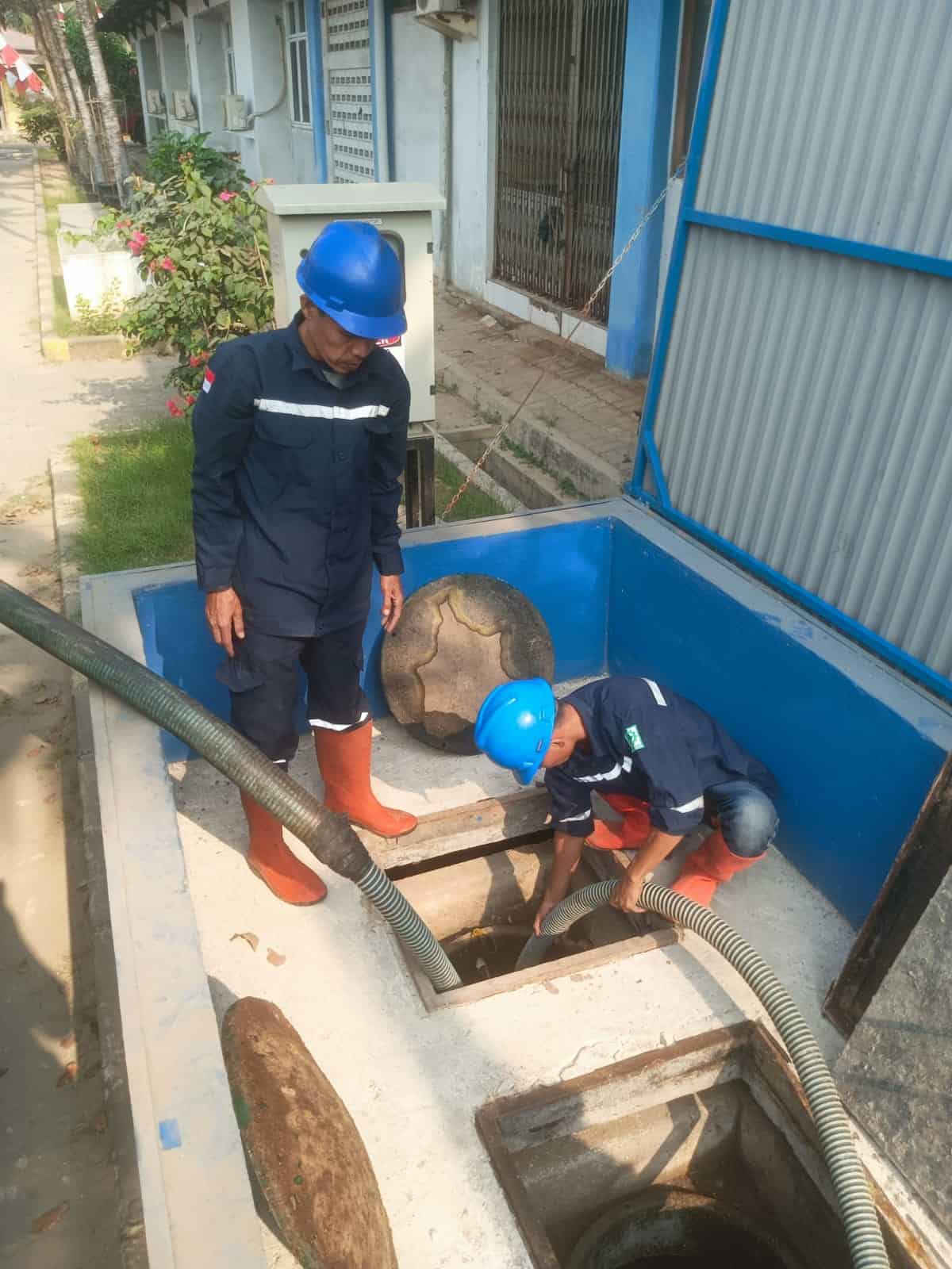 Armada truk sedot WC BMP dan teknisi profesional melayani penyedotan septic tank di Jabodetabek