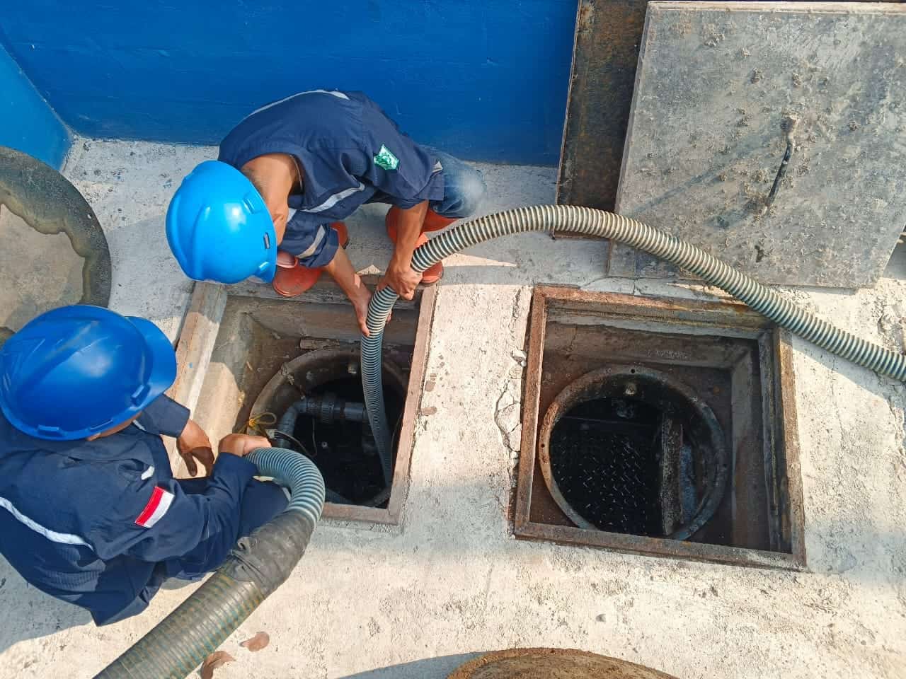 Perawatan dan pembersihan septic tank berkala oleh tim BMP Sedot WC